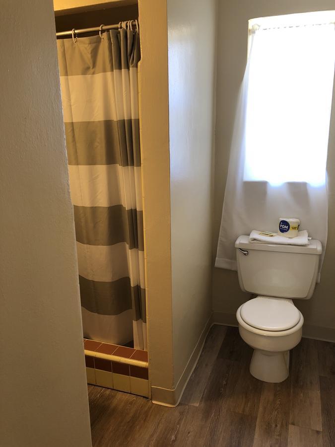سيباستيان Pennwood Motor Lodge المظهر الخارجي الصورة